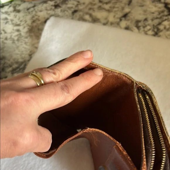 Louis Vuitton Monogram Wallet - Picture 8 of 15